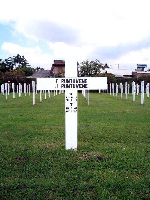 runtuwene.e.2005.jpg