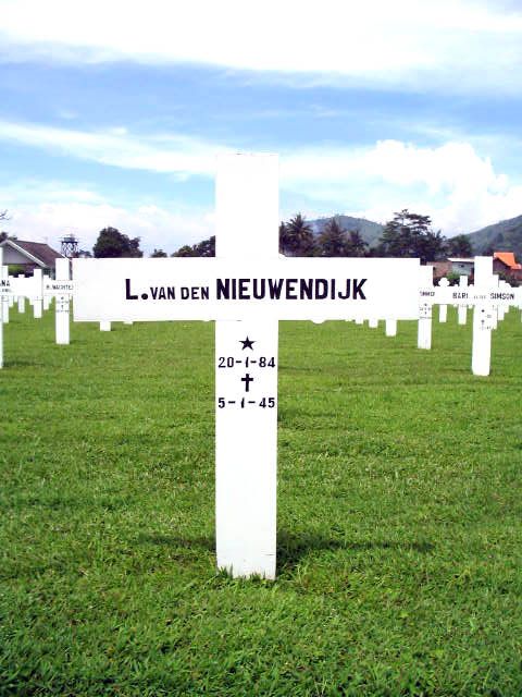 nieuwendijk.v.den.l.2005.jpg
