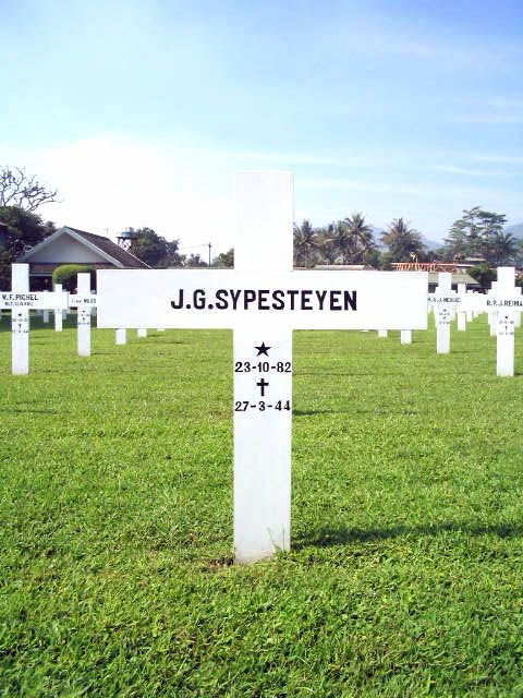 sypesteyen.j.g.2005.jpg