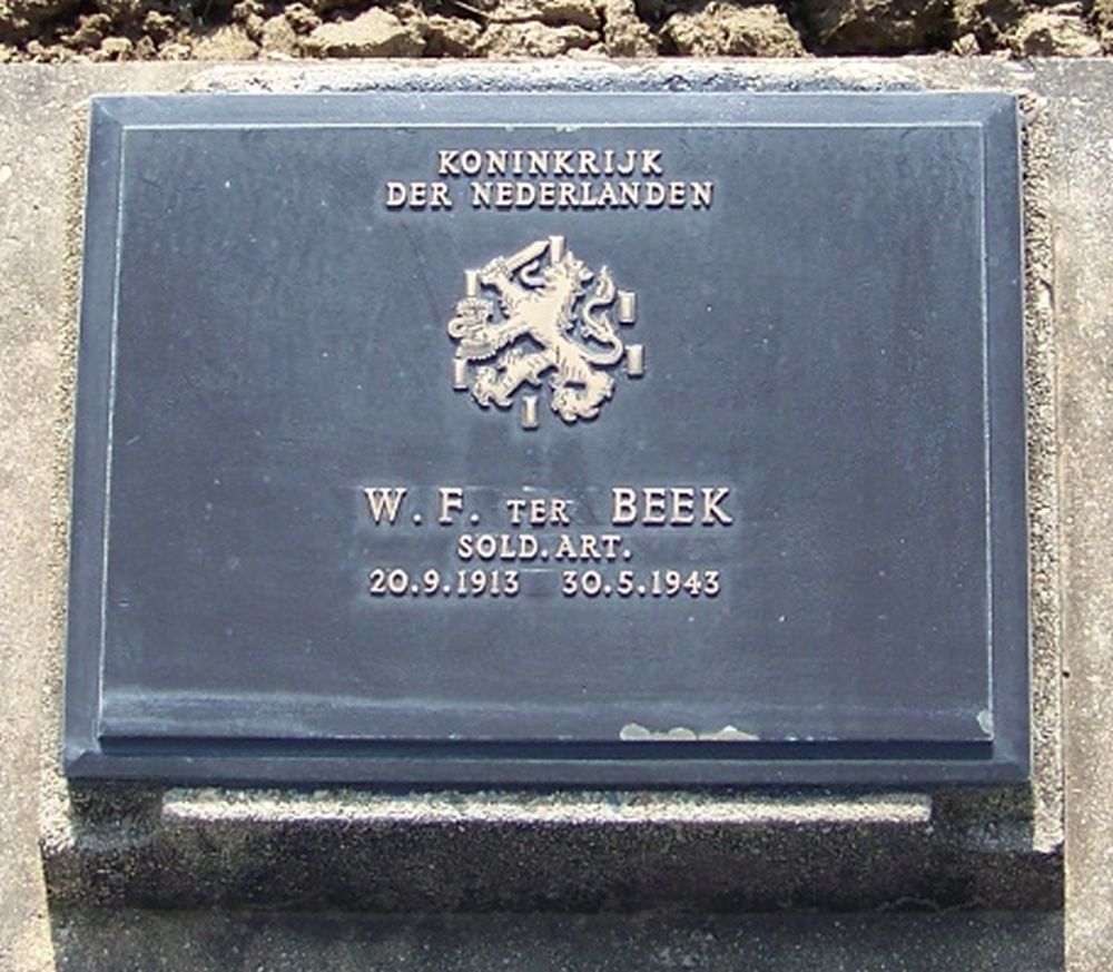 5. E. 63.JPG
