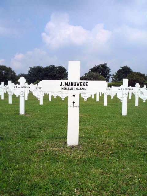 manuweke.j.2005.jpg