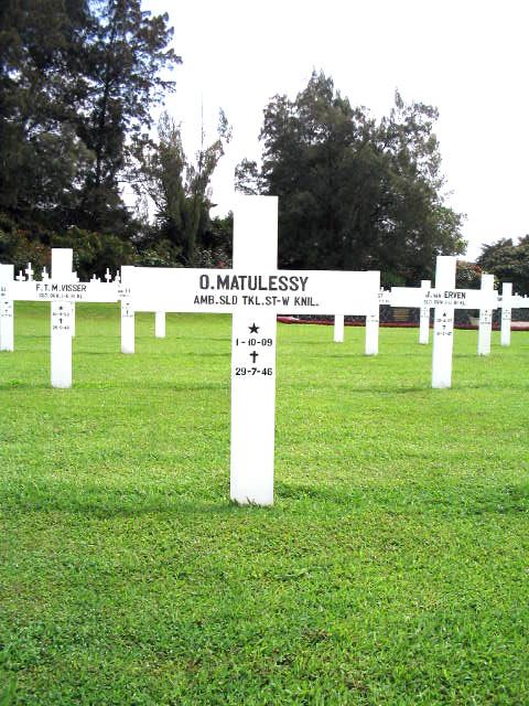 matulessy.o.2005(1).jpg