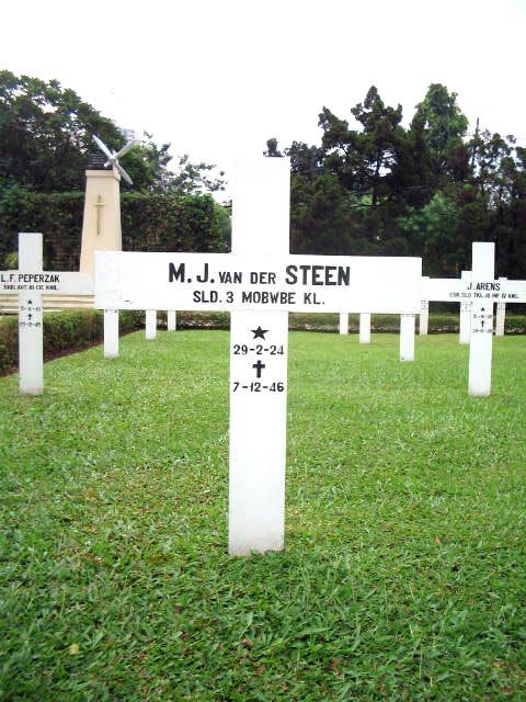 steen.v.der.m.j.2005.jpg