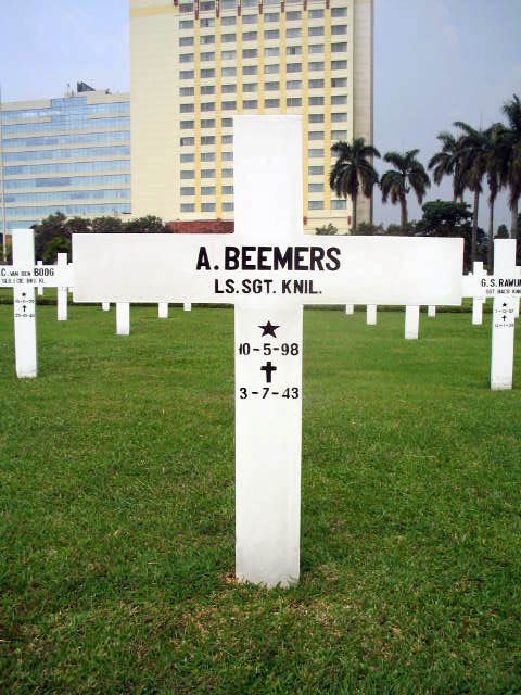beemers.a.2005.jpg