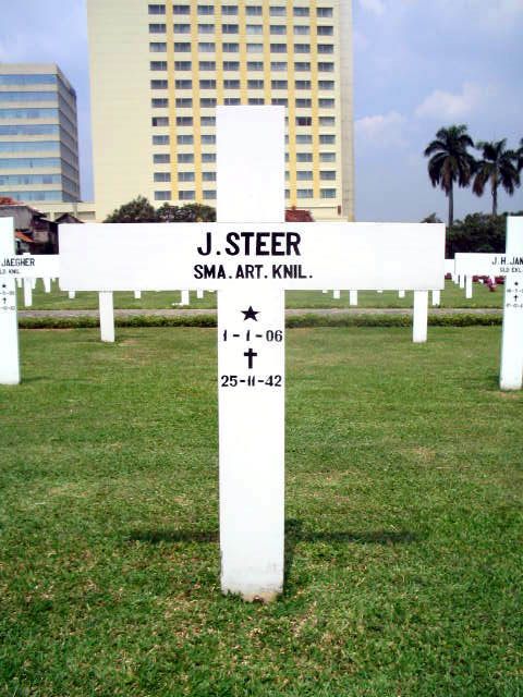 steer.j.2005.jpg
