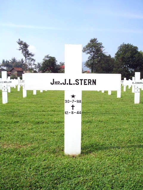 stern.j.l.2005.jpg