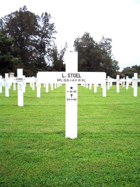 stoel.l.2005.jpg