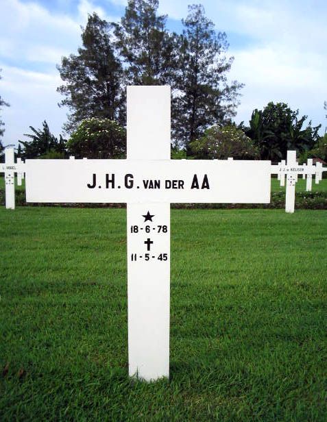 aa van der j.h.g.2004.jpg