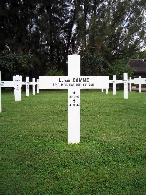 damme.van.l.2005.jpg