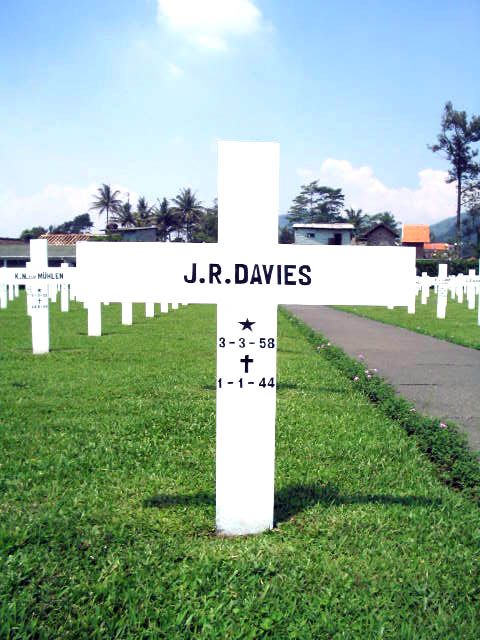 davies.j.r.2005.jpg