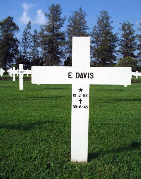 davis e.2004.jpg