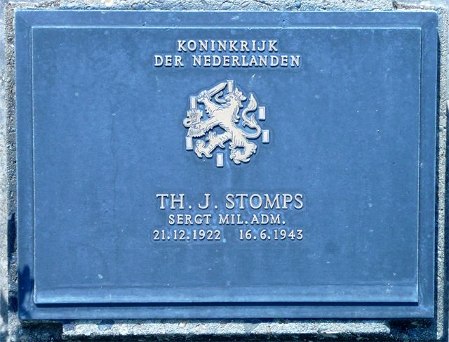 Stomps.T.J.2008.jpg