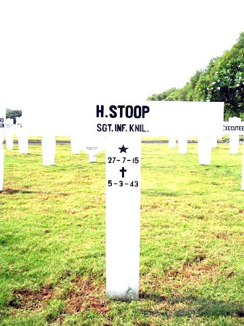 stoop.h.2005.jpg
