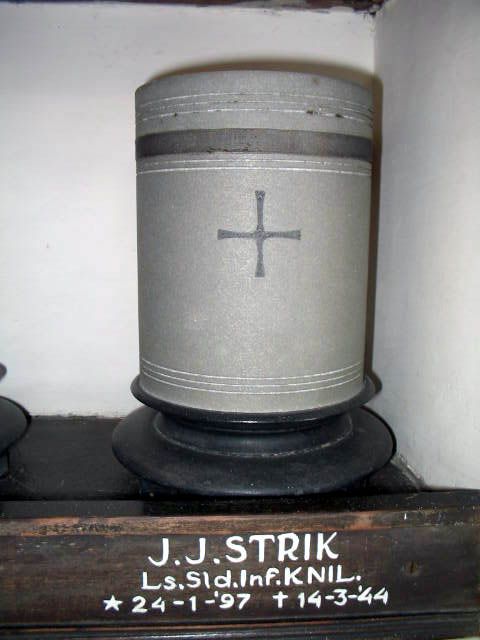 strik.j.j.2005.jpg