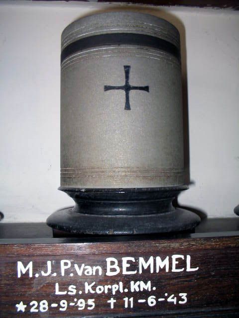 bemmel.van.m.j.p.2005.jpg