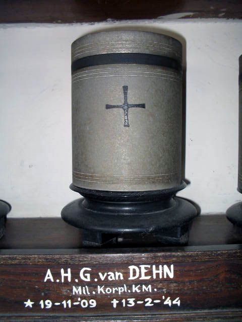 dehn.van.a.h.g.2005.jpg