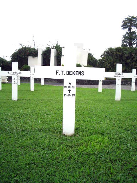 dekens.f.t.2005.jpg