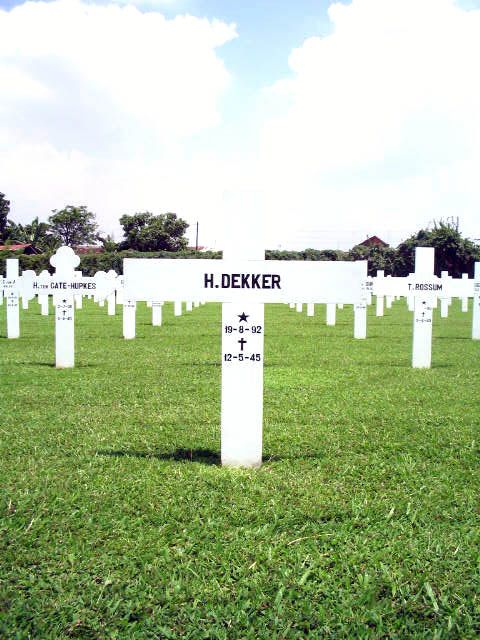 dekker.h.2005(3).jpg