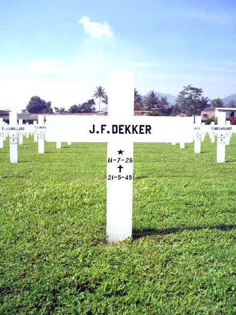 dekker.j.f.2005.jpg