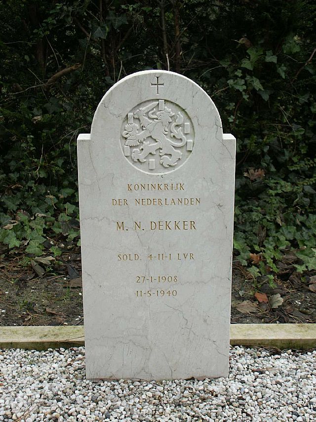 Dekker.JPG