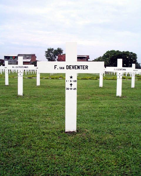 deventer.van.f.2005.jpg