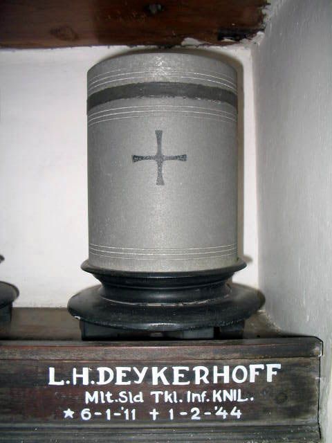 deykerhoff.l.h.2005.jpg