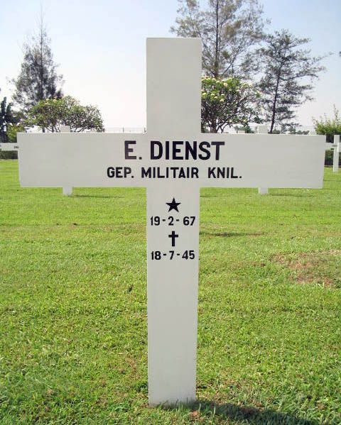 dienst e.2004.jpg