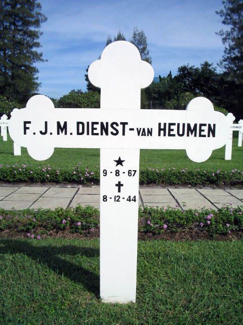 dienst heumen van.f.j.m.2004.jpg