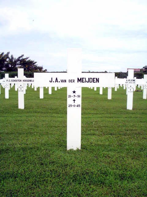 meijden.v.der.j.a.2005.jpg