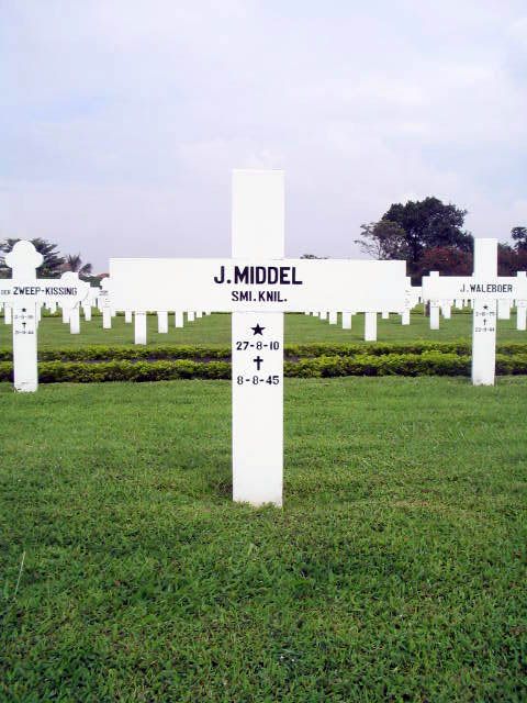 middel.j.2005.jpg