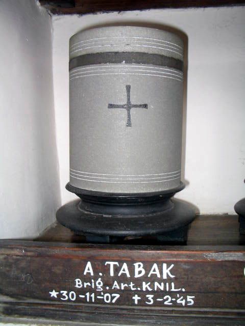 tabak.a.2005.jpg