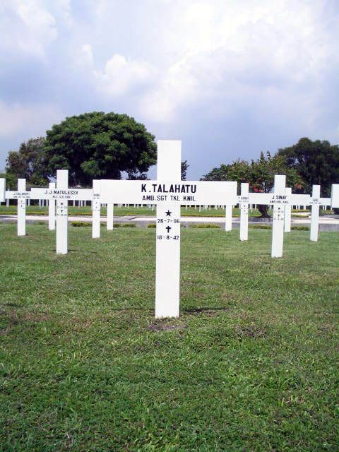 talahatu.k.2005.jpg