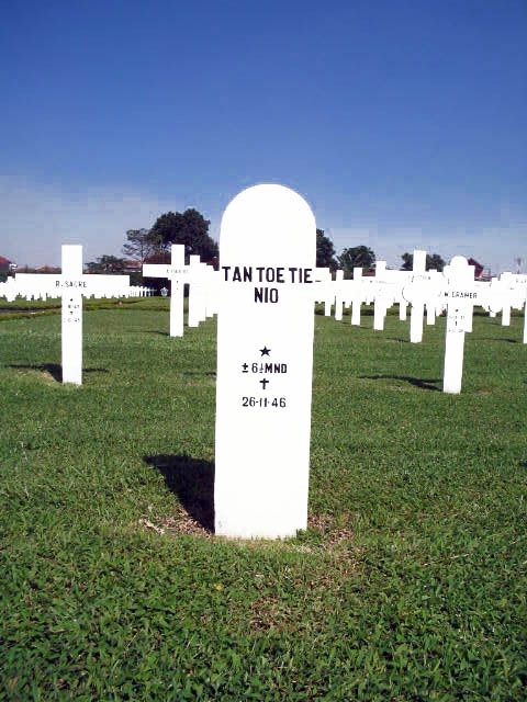 tan toe tie nio.2005.jpg