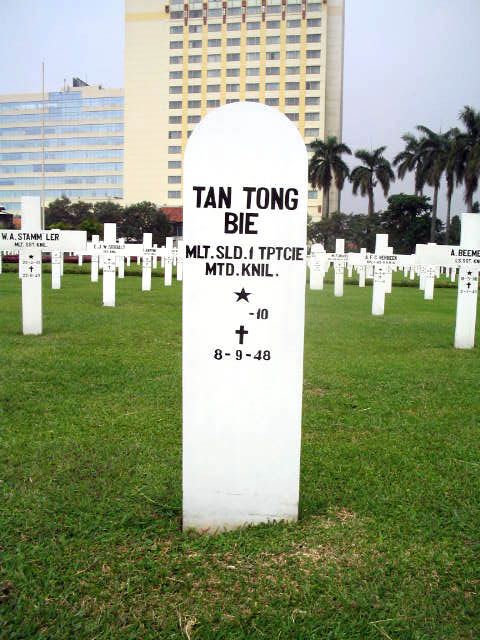 tan tong bie.2005.jpg