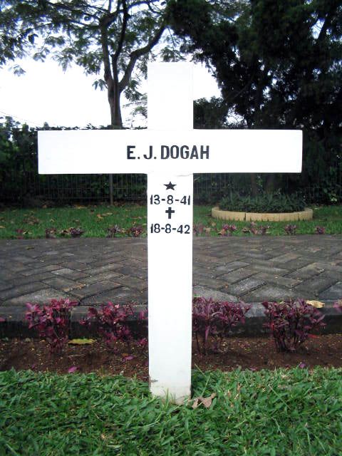 dogah.e.j.2005.jpg