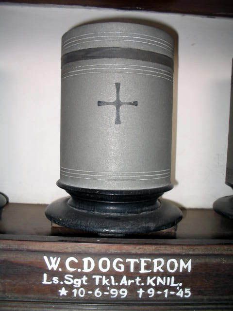dogterom.w.c.2005.jpg