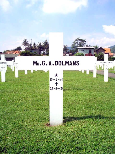 dolmans.g.a.2005.jpg