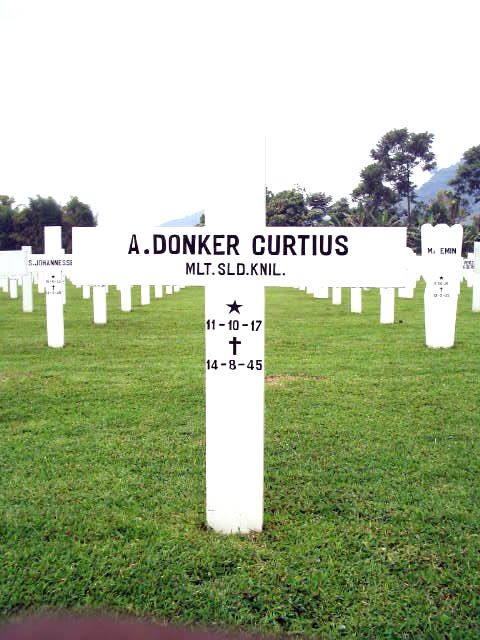 donker curtius.a.2005.jpg