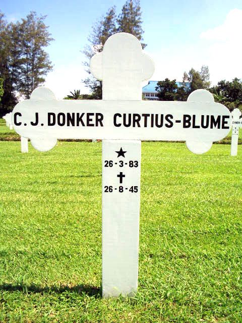 donker curtius blume c.j.2004.jpg