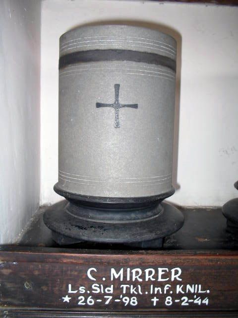 mirrer.c.2005.jpg