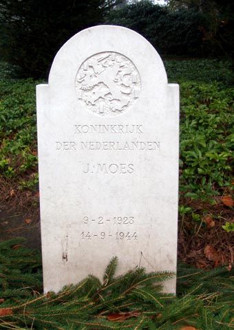 Moes J.jpg