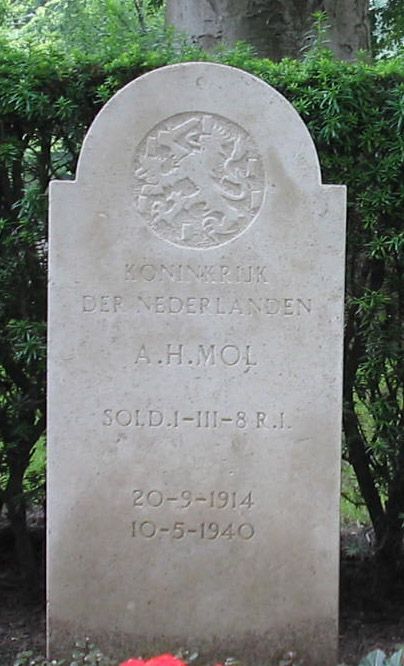 A.H.Mol.jpg