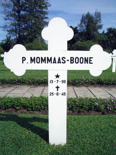 mommaas boone.p.2004.jpg