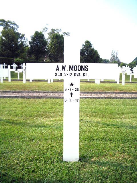 moons.a.w.2004.jpg.JPG