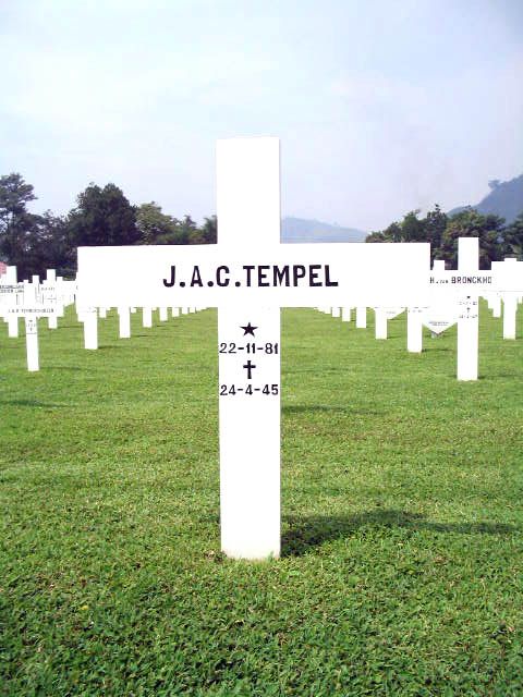 tempel.j.a.c.2005.jpg