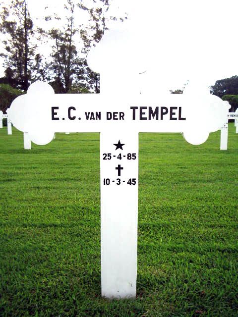 tempel van der.e.c.2004.jpg