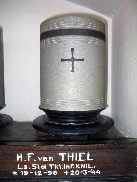 thiel.van.h.f.2005.jpg