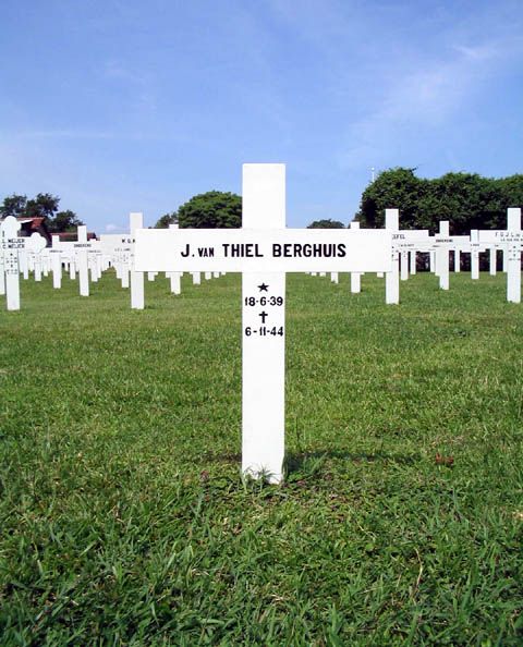 thiel.van. berghuis.j.2005.jpg