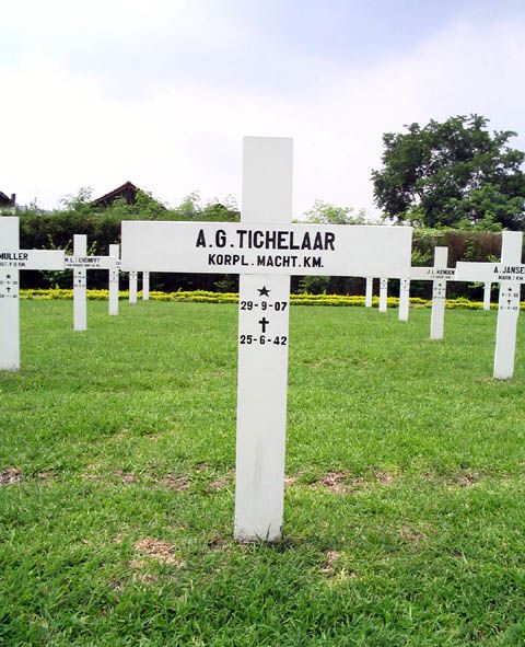 tichelaar.a.g.2005.jpg