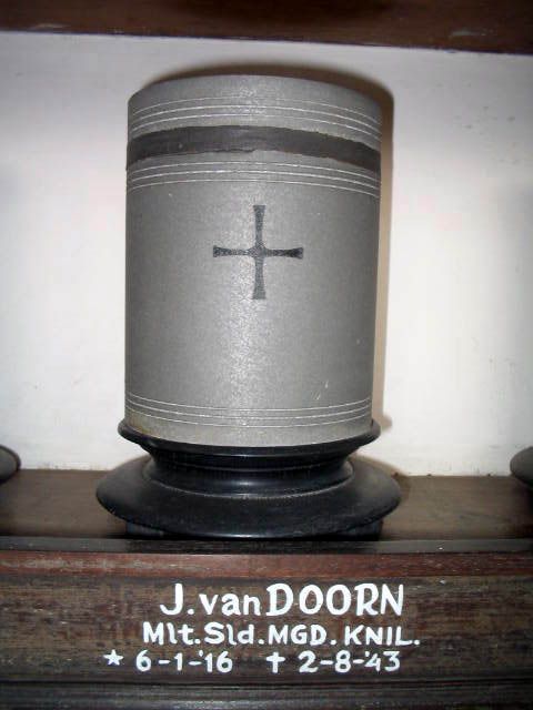 doorn.van.j.2005.jpg